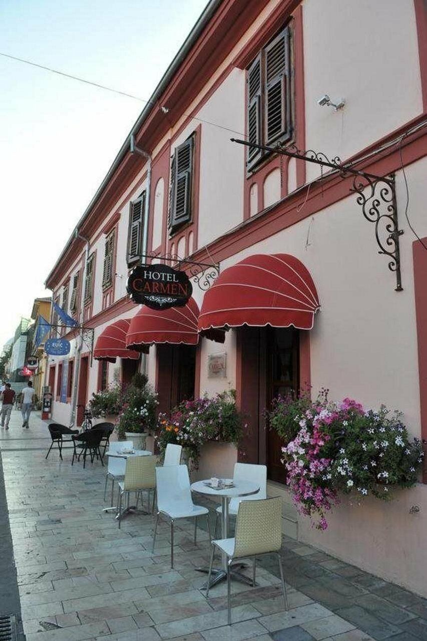 Hotel Carmen Shkodër Exteriör bild